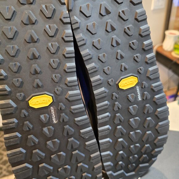 Arc'teryx Men’s Shoes Kragg Approach Vitalite/Black Sneakers Size: 10 NWB SLIDE - Picture 9 of 14